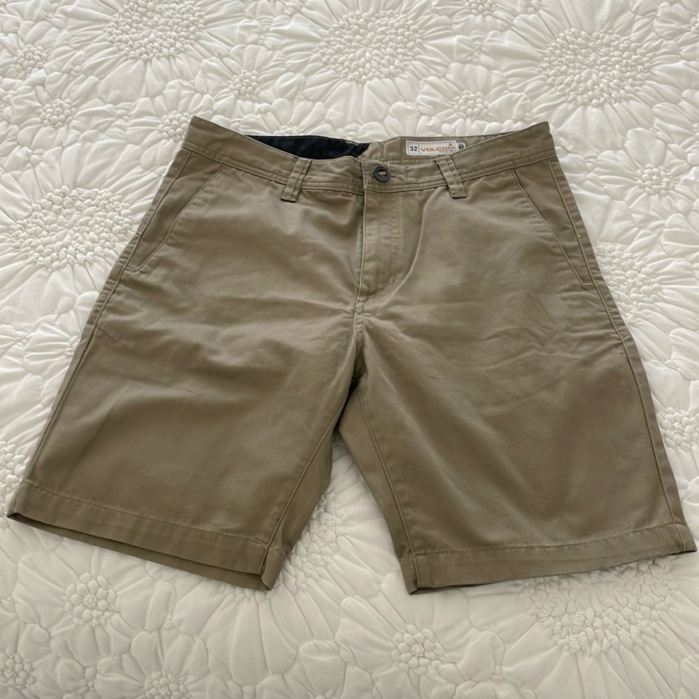 Men’s shorts. Volcom. Khaki, Size 32. In like new condition.
